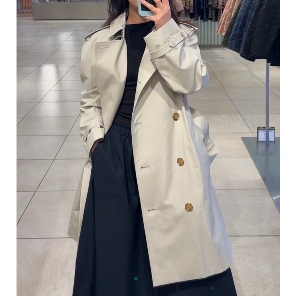 Sold-Burberry Classic Beige Trench Coat NWT US6 $2350 - Picture 2 of 13